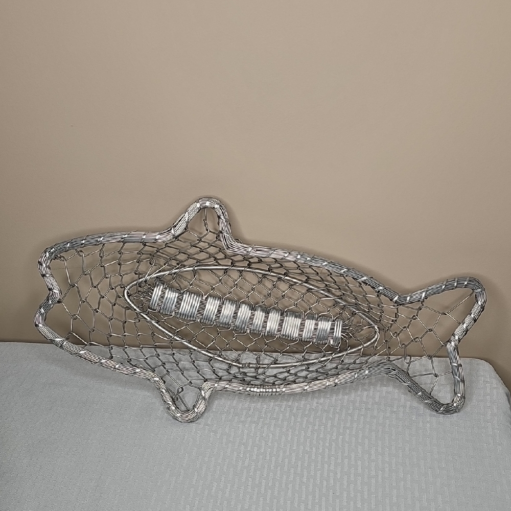 Silver Fish-Shaped‎ Wire Basket